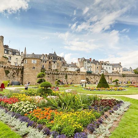 Studio Tout Confort Avec Vue Cathedrale A St Patern Vannes-Centreアパートメント エクステリア 写真