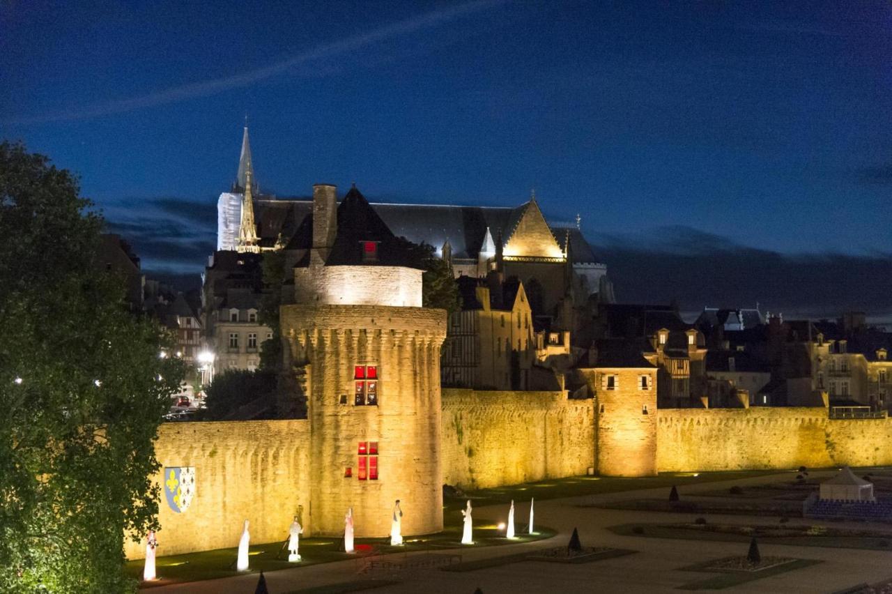 Studio Tout Confort Avec Vue Cathedrale A St Patern Vannes-Centreアパートメント エクステリア 写真