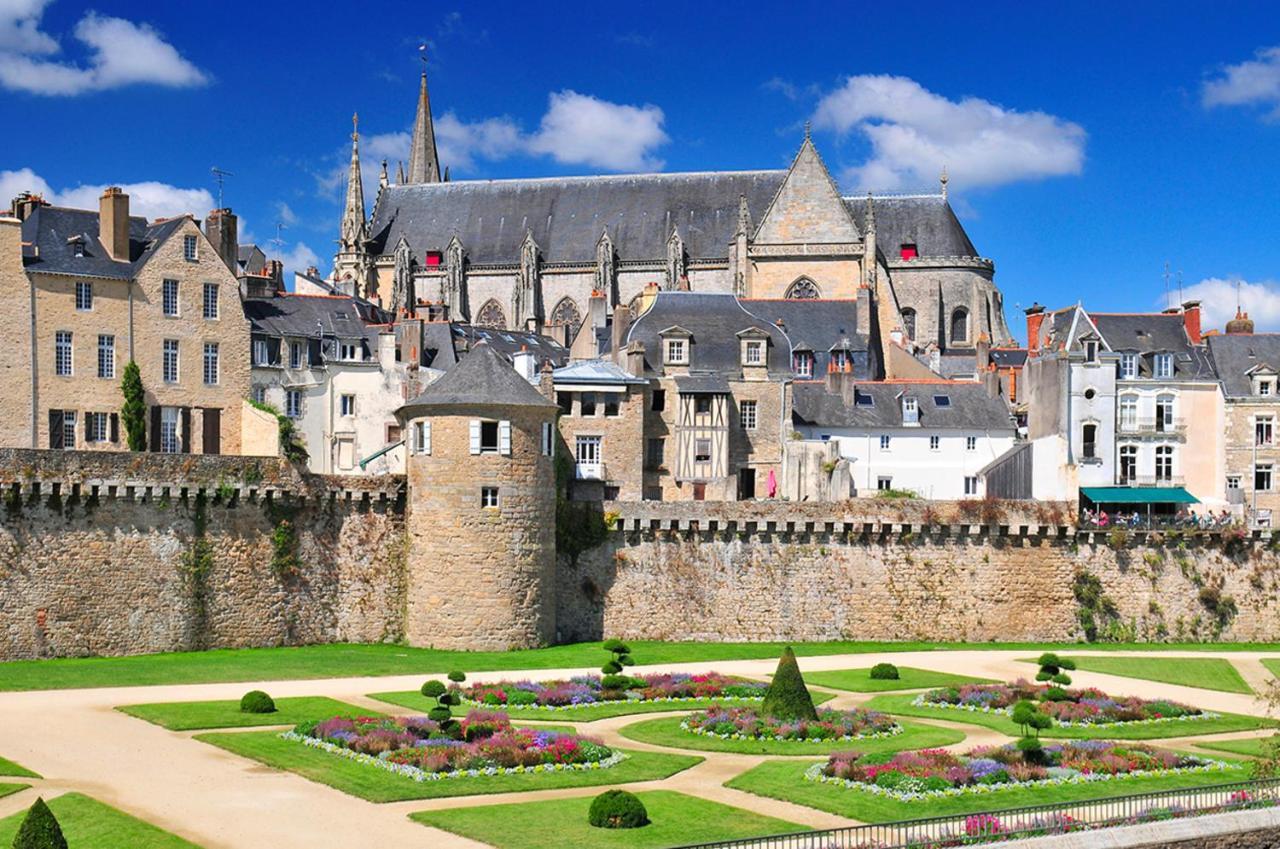 Studio Tout Confort Avec Vue Cathedrale A St Patern Vannes-Centreアパートメント エクステリア 写真